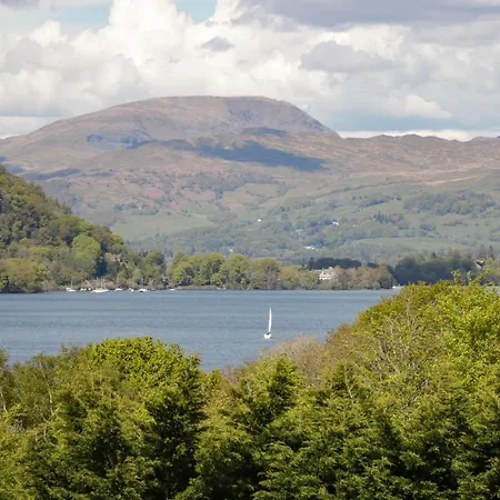 2 Meadow View * Grange-over-Sands